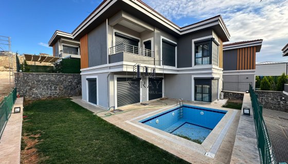 SARAY GAYRİMENKUL'DEN KÖRKÜNDE SATILIK ULTRA LÜX HAVUZLU VİLLA